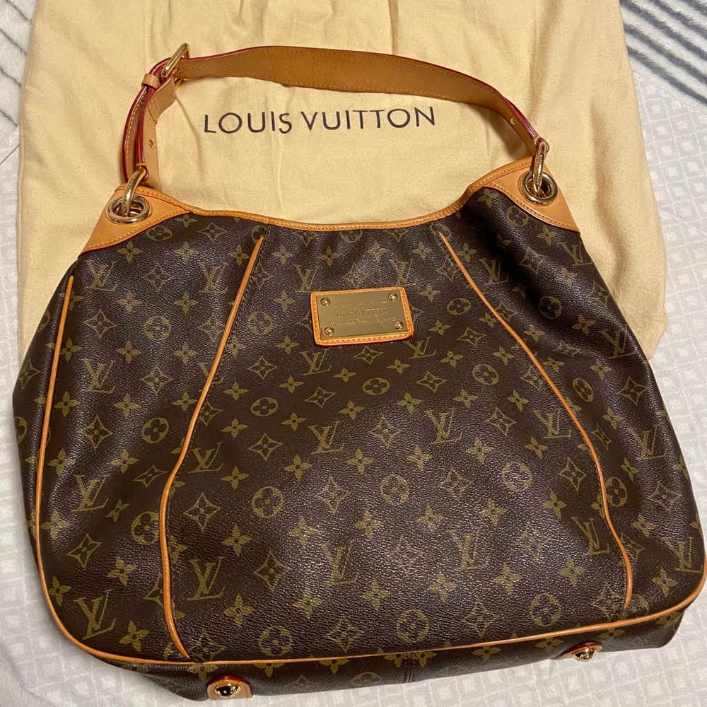 Louis Vuitton Galliera PM
